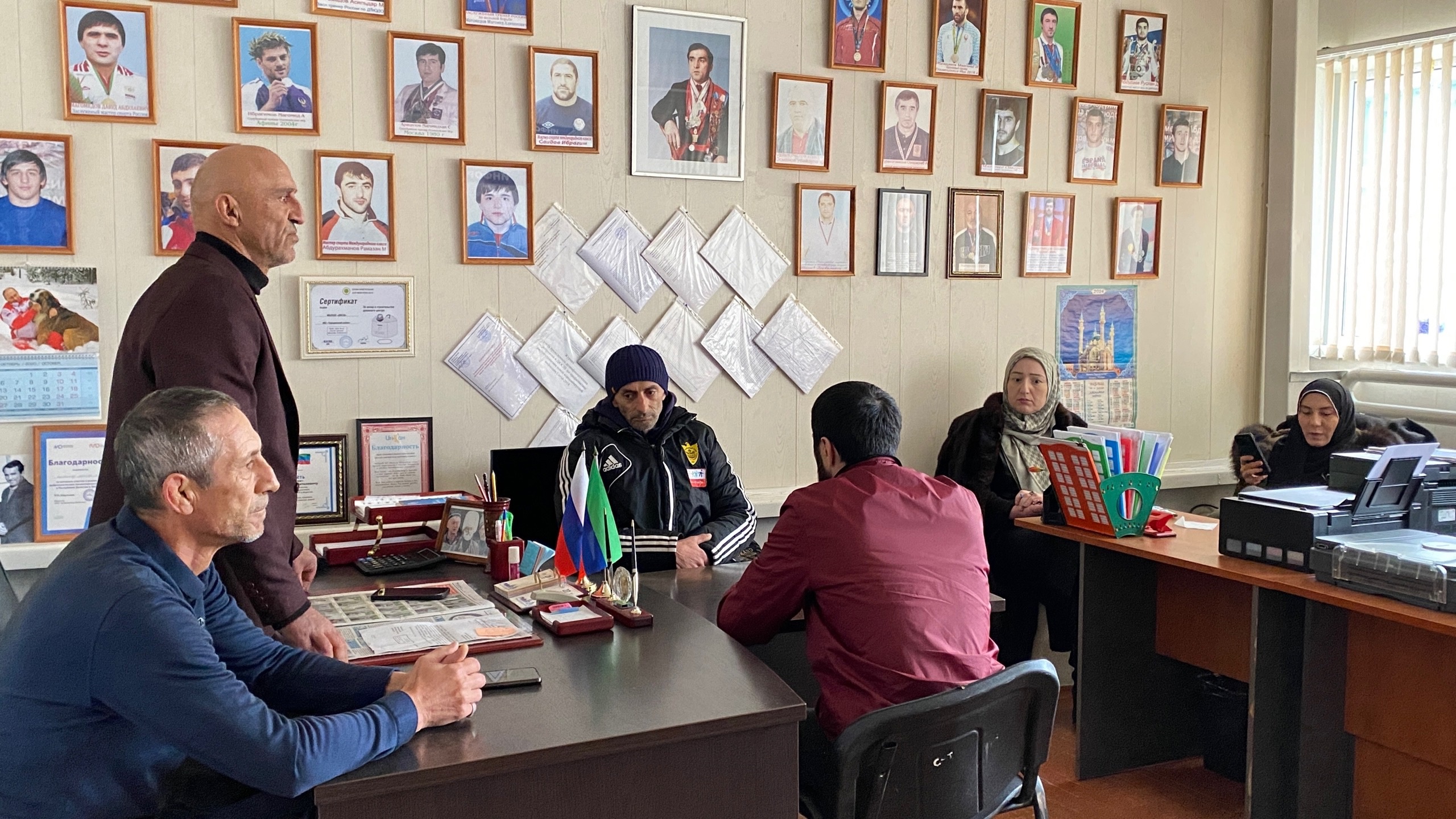 В Чародинском районе  по инициативе Антитеррористической комиссии  состоялась встреча со специалистами и тренерами ДЮСШ.