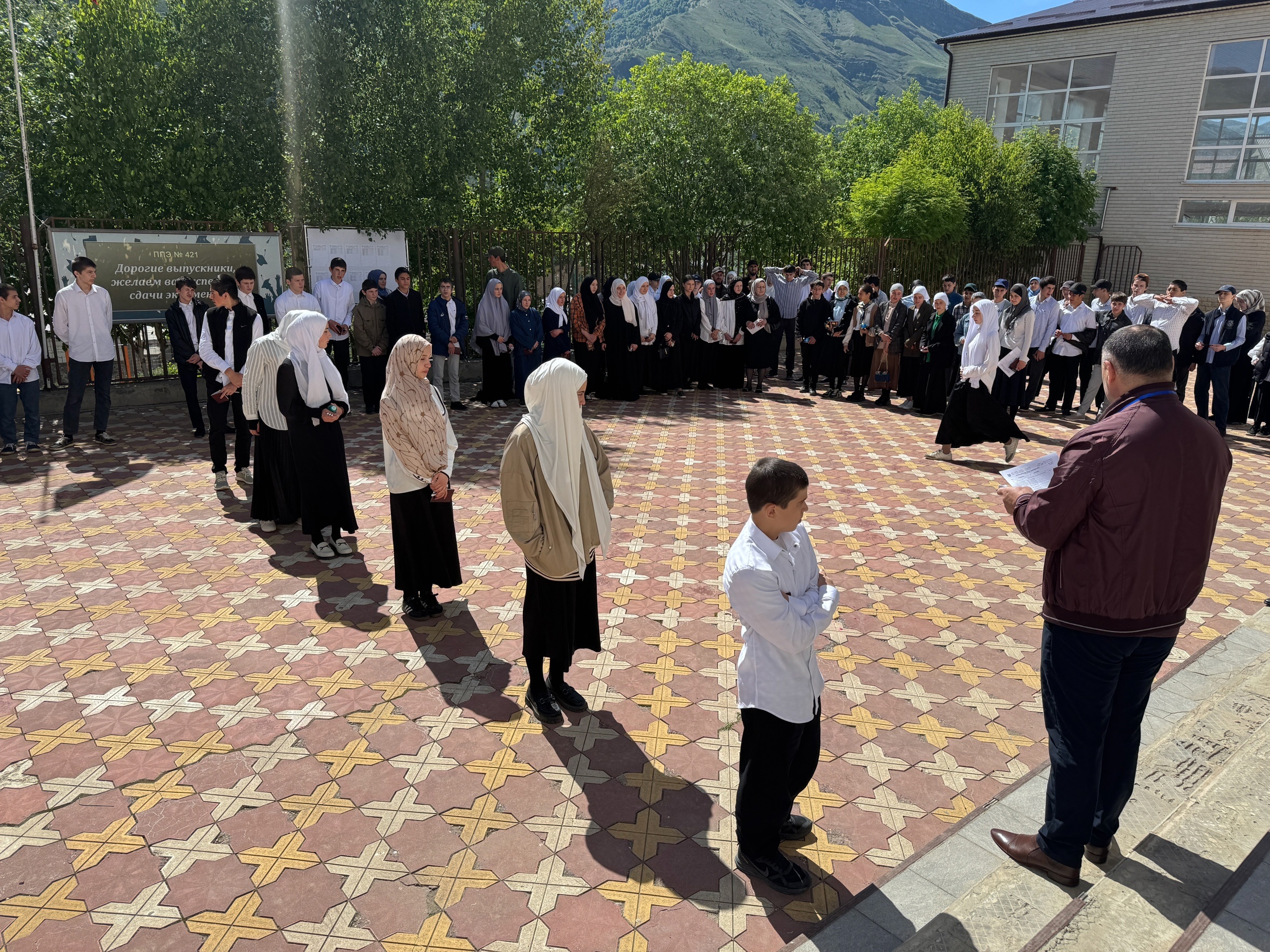 В Чародинском районе начался период сдачи основного государственного экзамена (ОГЭ), который длится с 21 мая по 2 июля.