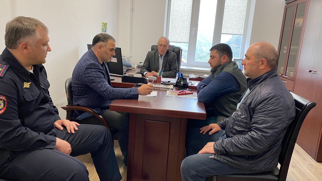 В администрации района обсудили подготовку к ГИА.
