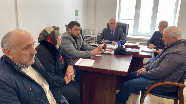 Сегодня в кабинете заместителя главы района остоялось заседание рабочей группы по противодействию нелегальной занятости межведомственной комиссии администрации МО «Чародинский район». Сегодня в кабинете заместителя главы района остоялось заседание рабочей группы по противодействию нелегальной занятости межведомственной комиссии администрации МО «Чародинский район».