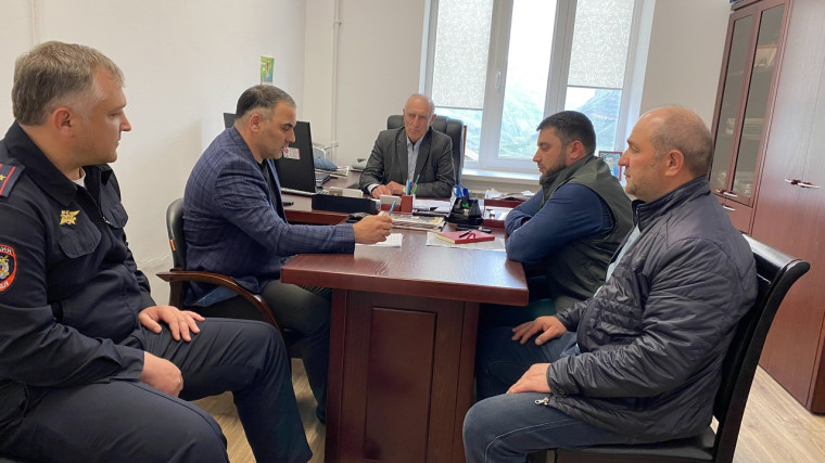 В администрации района обсудили подготовку к ГИА. В администрации района обсудили подготовку к ГИА.