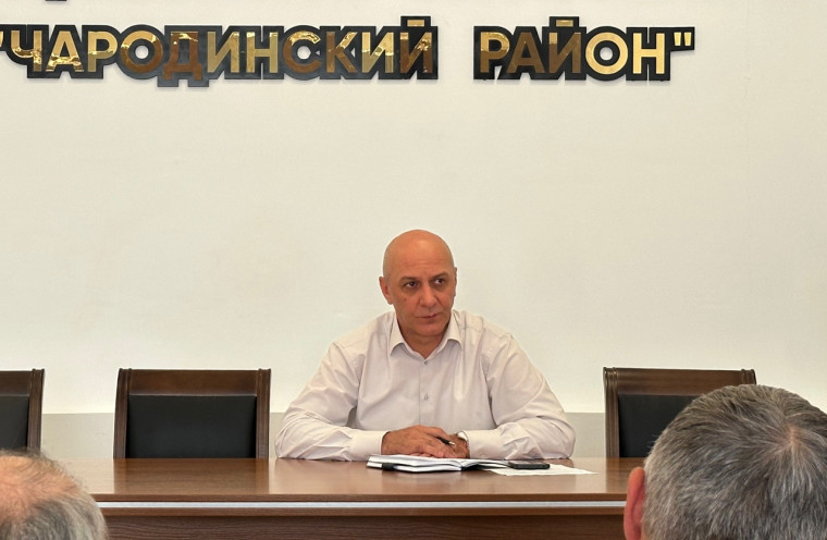 В зале заседаний администрации района состоялось плановое совещание под руководством главы района Гусена Арабиева. В зале заседаний администрации района состоялось плановое совещание под руководством главы района Гусена Арабиева.